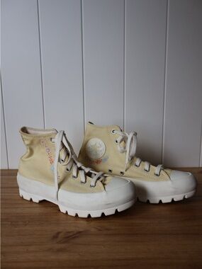 Women’s Converse CTAS Lugged High - Lemon Drop/Multi/Egret Embroidered Flowers 8